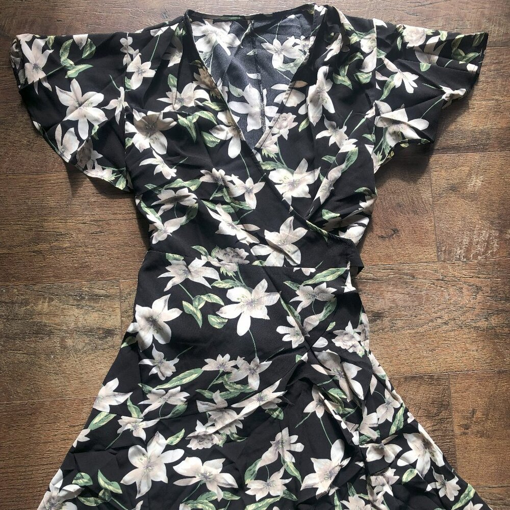 Women's Swing Mini Wrap V Neck Dress Short Sleeve Ruffle Black  Floral